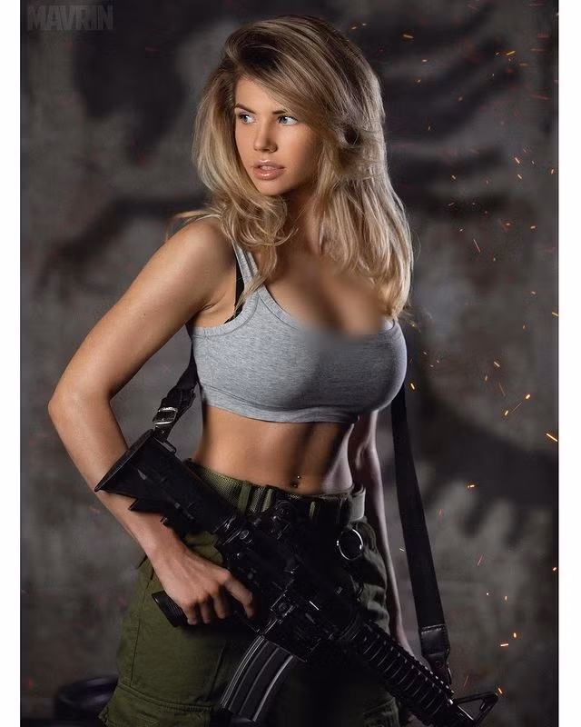 Người hâm mộ thường xuyên nhìn thấy Natalya Krasavina xuất hiện trong những bộ đồ o ép vòng một khủng, tôn trọn vòng ba căng tròn của mình.