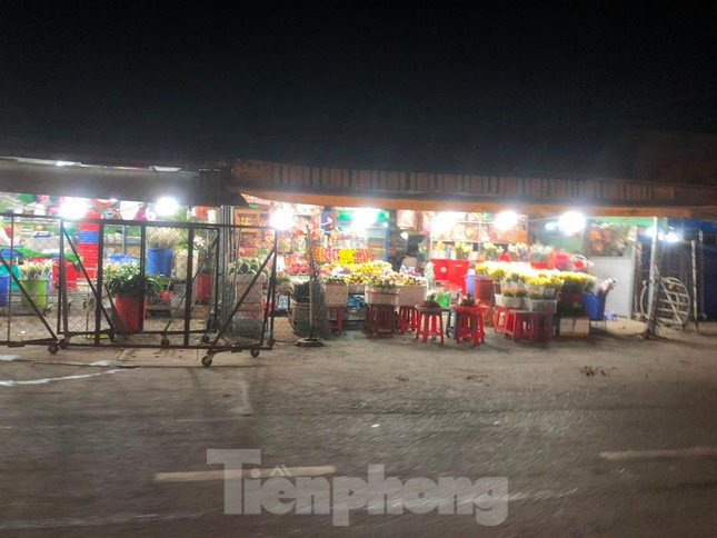 Vùng bị phong tỏa nằm trên địa bàn các khu phố 2,3,4 với tổng diện tích 317 ha, số hộ dân bị ảnh hưởng là 17.441 hộ (55.931 người), có 306 doanh nghiệp bị ảnh hưởng và 4 đơn vị hành chính