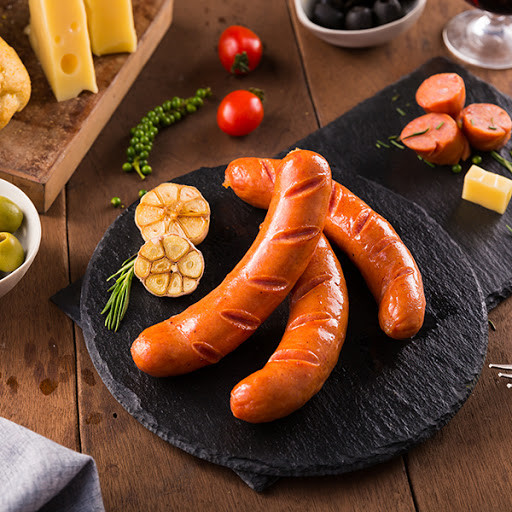 Tuy vậy, lại không hiếm loại phụ gia có thể sản sinh các hóa chất độc hại trong quá trình chế biến hoặc nấu nướng. Những hóa chất này có thể gây ung thư.