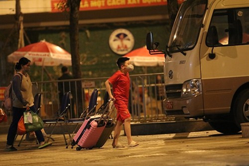 Lam gi de tre bot hoang mang khi phai cach ly do dich COVID-19?-Hinh-2