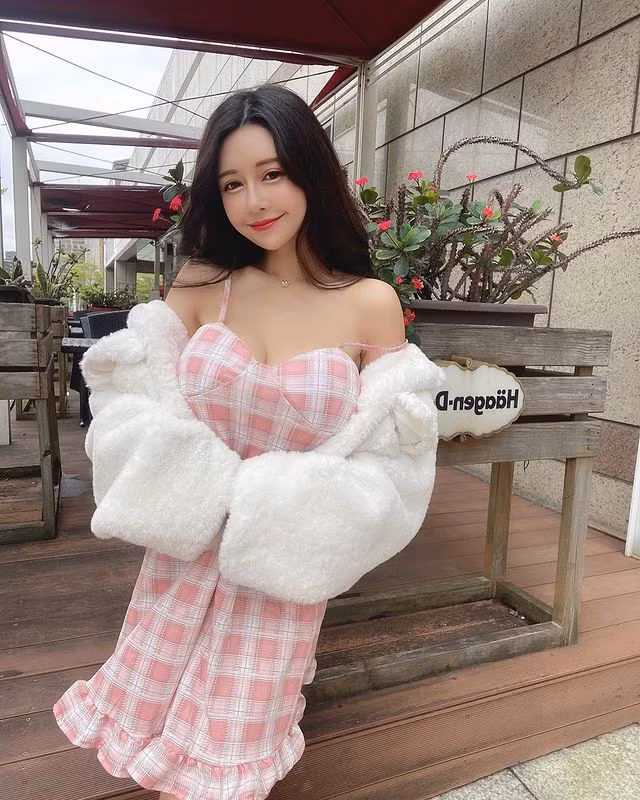 Tuy nhiên, An Hi cũng nhắc nhở bản thân và mọi người hãy ăn nhiều hoa quả, cân bằng dinh dưỡng để nâng cao đề kháng, tuân thủ đầy đủ các quy tắc chống dịch.