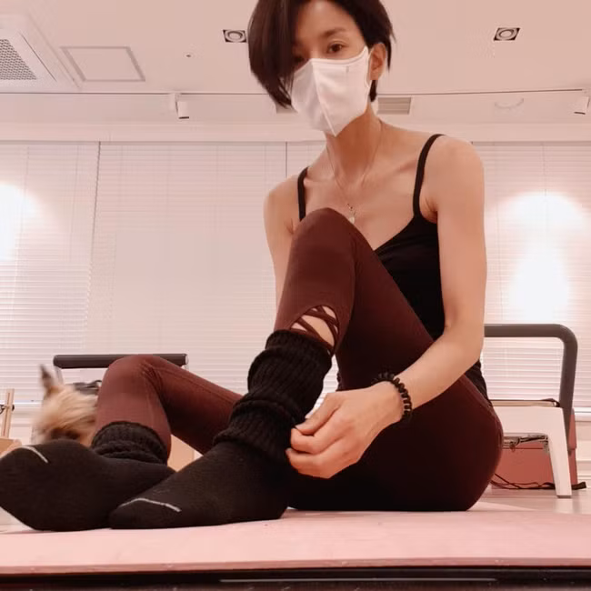 Nữ diễn viên cũng không giấu diếm các phương pháp tập luyện của mình. Cô cho biết để giữ dáng nuột, các bài tập Pilates là không thể thiếu.