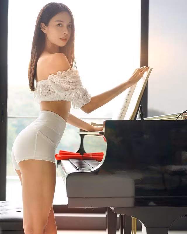 Mục tiêu của Lý Nguyên Linh là luôn để lượng calo nạp vào thấp hơn lượng calo thải ra. Có như vậy mới giữ được dáng chuẩn.