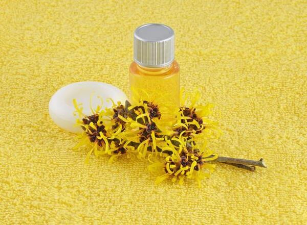 Xa Thi Mạn cũng cho biết nếu mụn nghiêm trọng hơn hoặc nhiều, bạn có thể dùng bông gòn chấm một lượng vừa đủ lên toàn bộ khuôn mặt.