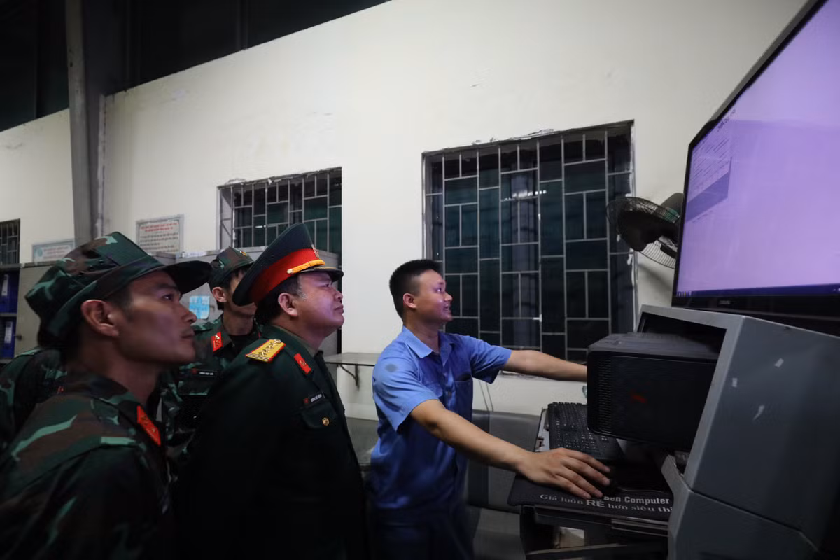 Cục Xe - Máy, Tổng cục Kỹ thuật, Bộ Quốc phòng đề nghị các kiểm định viên tập trung cao độ, nhanh chóng tiếp thu kiến thức, kinh nghiệm để thực hiện nhiệm vụ được ngay khi được phân công về các trung tâm đăng kiểm.