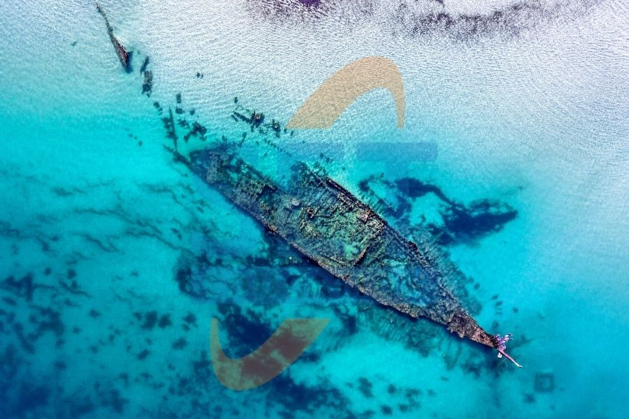 Hồ Lost Sea, Mỹ: Nằm ở tiểu bang Tennessee, đây là hồ ngầm lớn nhất ở nước Mỹ và lớn thứ hai trên thế giới. Nằm trong hệ thống hang ngầm rộng lớn Craighead Caverns, hồ Lost Sea thu hút những du khách đi thuyền hoặc đi bộ để chiêm ngưỡng nhũ đá và măng đá xung quanh.