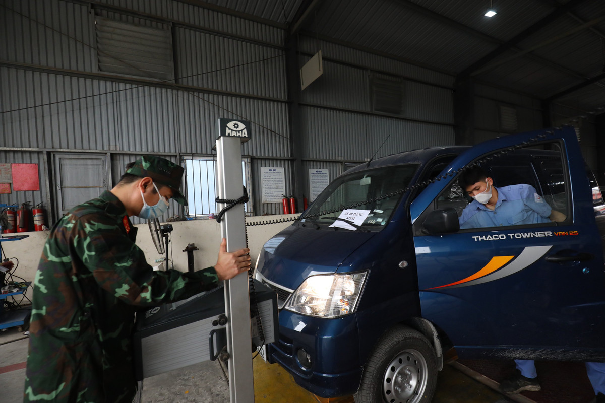 Nhờ sự hướng dẫn nhiệt tình từ các đăng kiểm viên cũng như sự tương đồng trong các công đoạn kiểm tra xe cơ giới dân sự và quân sự, các kiểm định viên quân sự nhanh chóng làm quen với công việc.