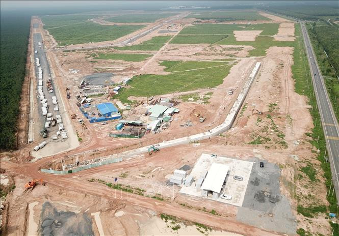 Vi sao kien nghi lui tien do hoan thanh san bay Long Thanh?