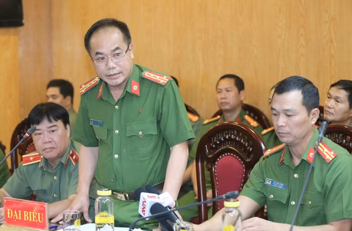 Dai gia Le Thanh Than bi khoi to, sao van tai ngoai?