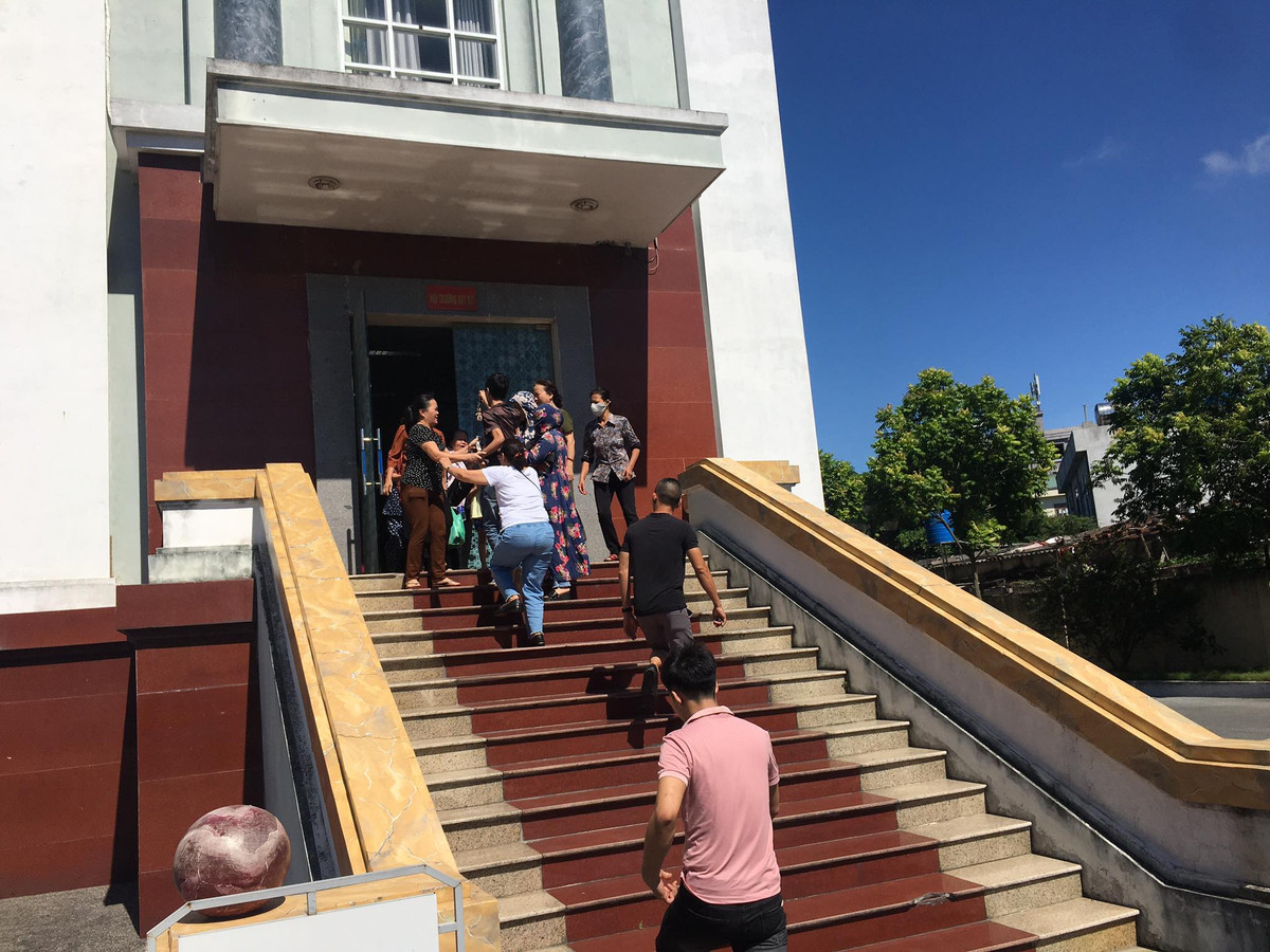 Trước đó, ngày 3/12/2019, Công an TP Thái Bình (Thái tỉnh Bình) nhận được tin báo nữ điều dưỡng H, công tác tại Bệnh viện Phổi Thái Bình tử vong tại nơi làm việc. Nhận thấy nhiều điểm nghi vấn xung quanh cái chết của chị H nên cơ quan công an lập tức vào cuộc điều tra.