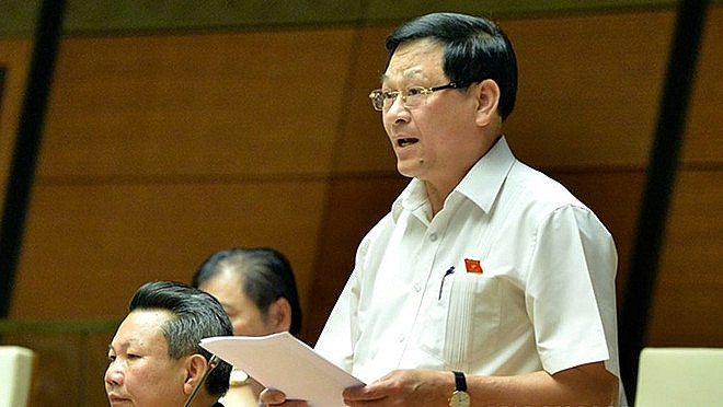 Ngày 5/6/2019, trong phiên chất vấn Quốc hội, đại biểu Nguyễn Hữu Cầu có đặt ra vấn đề, hiện nay các dự án của ngành giao thông vận tải có nhiều hạn chế, trong đó nổi lên là các vấn đề chậm tiến độ, đội vốn, chất lượng kém và đặt ra câu hỏi cho Bộ trưởng Bộ GTVT “Tôi muốn hỏi Bộ trưởng là trách nhiệm cá nhân có quy đến cùng không hay chỉ là tập thể thôi?”. Ông Cầu thẳng thắn nói rằng: “Không phải chỉ có 5 dự án đường sắt mà chúng ta mới đội vốn đâu. Ở trong tài liệu kiểm toán, chúng tôi nghiên cứu thì còn có nhiều dự án đội vốn rất lớn và đề nghi Bộ trưởng phải xem lại. Quan điểm của tôi là phải quy trách nhiệm đến cùng của những cá nhân nào để gây ra tình trạng thất thoát nặng như thế này.”.