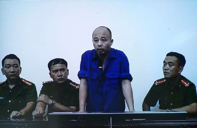 Duong Nhue thua nhan viec danh nguoi tai tru so Cong an Tran Lam