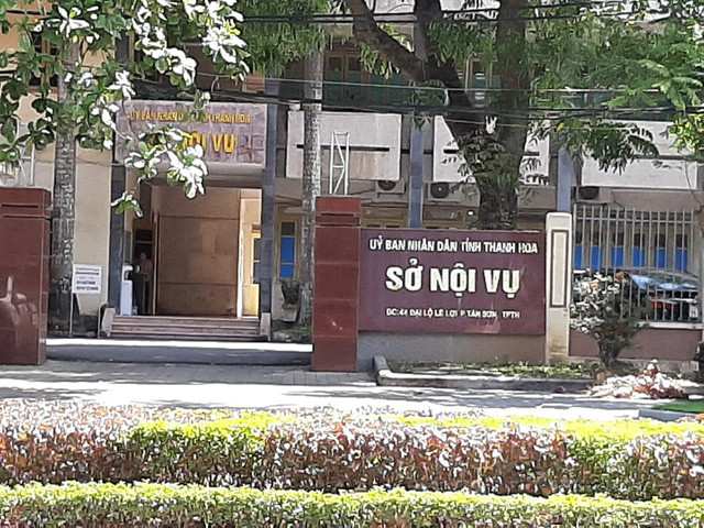 Dinh chi Truong phong thuoc So Noi vu Thanh Hoa bi bat qua tang danh bac