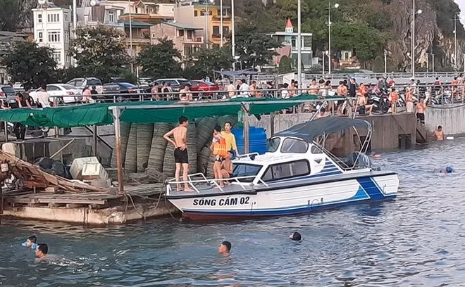 Xuong tuan tra o Ha Long dam nguoi tam bien tu vong: CSGT co loi?