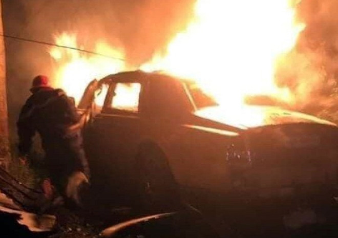 Rolls-Royce Phantom sở hữu khối động cơ V12, dung tích 6,75 lít, sản sinh công suất tối đa 453 mã lực ở vòng tua máy 5.350 vòng/phút, mô-men xoắn cực đại 720 Nm ở vòng tua 3.500 vòng/phút. Hộp số tự động 6 cấp và hệ dẫn động cầu sau, chiếc xe mất 5,7 giây để đạt 0-100 km/h.