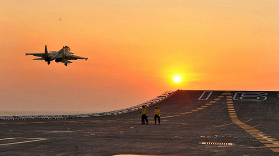 Máy bay được trang bị hệ thống điện tử, radar, động cơ và vũ khí do Bắc Kinh tự phát triển, nhưng chất lượng của chúng bị nghi ngờ ngay từ đầu.