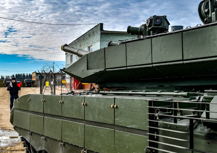 Đây cũng là đơn vị thứ hai trong quân đội Nga giới thiệu xe tăng T-90 trong lực lượng tác chiến, chỉ sau Sư đoàn xe tăng cận vệ số 5 “Don” của quân khu Siberia.