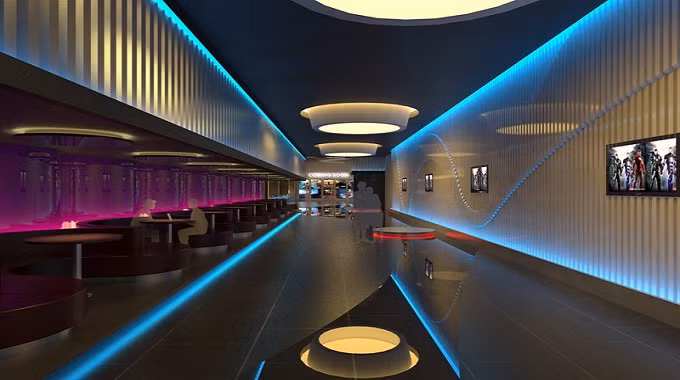 Sảnh chờ rộng rãi, thoáng mát với diện tích lên tới gần 500 m2 cũng là một địa điểm lý tưởng để tổ chức các sự kiện điện ảnh, các buổi công chiếu phim lớn. Ảnh: 123phim.vn.