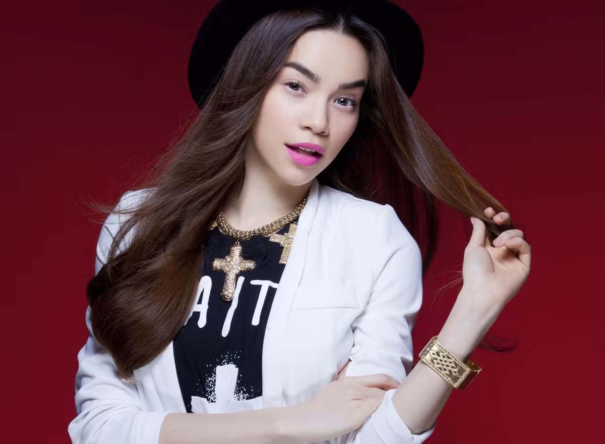 Kể từ khi chia tay Cường Đô la và đến với Chu Đăng Khoa, Hồ Ngọc Hà liên tục trở thành tâm điểm của dư luận trái chiều. Ảnh: Internet.