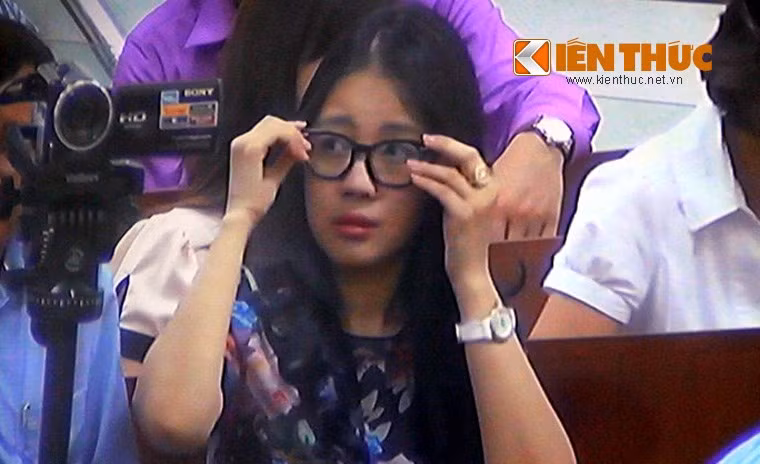 Người đàn bà này được biết đến là bóng hồng duy nhất trong lòng ông Kiên. Không chỉ có vẻ đẹp mặn mà từ nhan sắc, bà Lan có một trang lý lịch sáng chói.