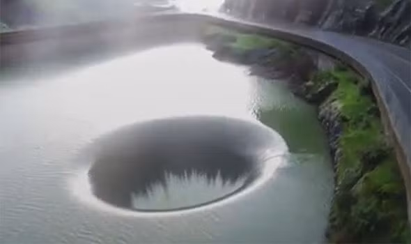 Giai ma hien tuong “cong the gioi thu 2” trong ho o My-Hinh-2