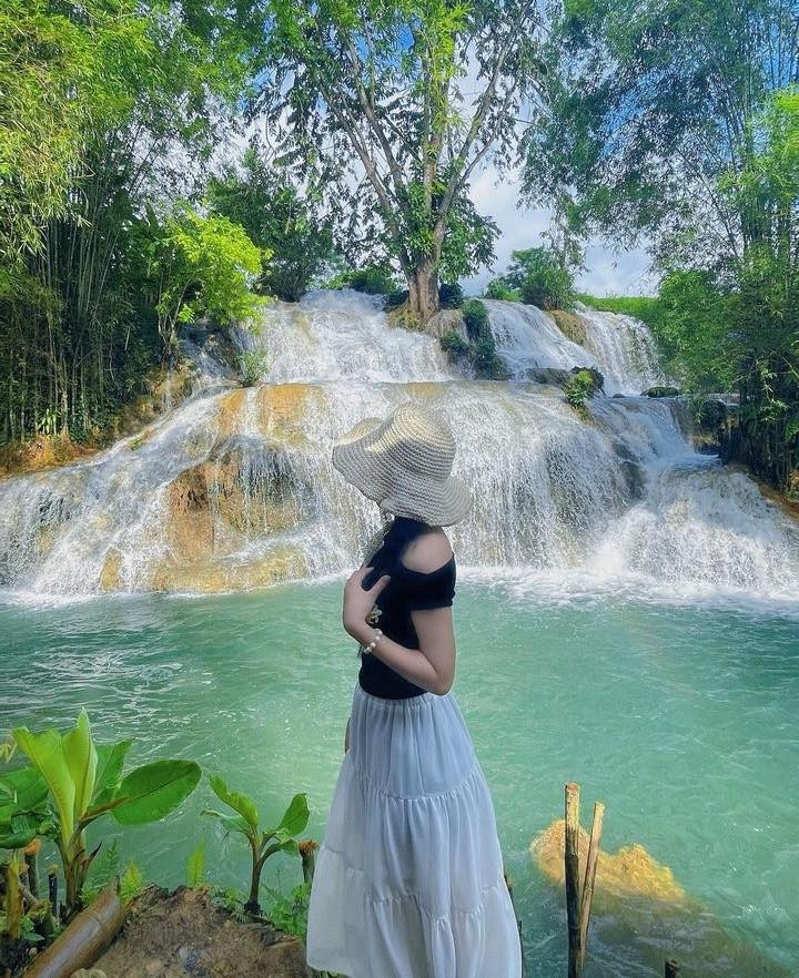 Du khách khi đến thác nên chuẩn bị đầy đủ quần áo gọn nhẹ, đồ bơi, khăn tắm, dép đi suối, kem chống nắng, thuốc chống côn trùng và nước uống. Nếu dự định ở lại lâu hoặc tổ chức dã ngoại, bạn nên mang theo đồ ăn nhẹ và túi đựng rác để giữ gìn vệ sinh cho khu du lịch. Ảnh La Mộc