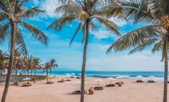 Nếu du khách đang tìm kiếm một nơi để “trốn” khỏi những xô bồ thường nhật, để lắng nghe tiếng sóng thì thầm và cảm nhận sự thanh thản nơi tâm hồn, Hà My chính là điểm đến không thể bỏ qua trong hành trình khám phá miền Trung Việt Nam. Ảnh Unifatravel