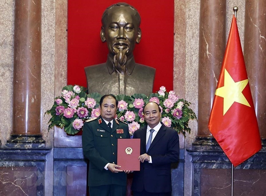 Quyết định thăng quân hàm thượng tướng lần này thể hiện sự quan tâm, tin tưởng sâu sắc của Đảng, Nhà nước và Quân ủy Trung ương, Bộ Quốc phòng đối với Phó tổng Tham mưu trưởng Phùng Sĩ Tấn. Đồng thời khẳng định sự đoàn kết, thống nhất cao của tập thể Quân ủy Trung ương và lãnh đạo Bộ Quốc phòng. (Ảnh: TTXVN) 