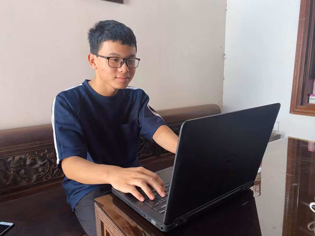 Lễ cũng là thủ khoa duy nhất của cả nước đạt 30/30 điểm. Được biết, trong suốt những năm tháng cấp 3, nam sinh này được đánh giá là học sinh giỏi và chăm chỉ. Ngọc Lễ từng đạt giải nhất môn Toán cấp thành phố với 19,5/20 điểm, điểm thi thử Đại học ở trường luôn chạm mốc tuyệt đối. Hiện tại, tân thủ khoa có mong muốn vào trường Đại học Bách khoa Hà Nội và đang cân nhắc kỹ hơn về chuyên ngành dù đã được tuyển thẳng vào khoa Toán - Tin của trường đại học này từ trước. 