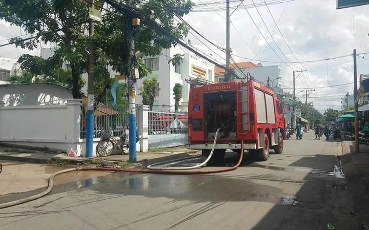  Cháy ở trụ sở UBND phường Tân Tạo: Chiều 17/9, người dân sống gần UBND phường Tân Tạo, quận Bình Tân, TP HCM thấy khói lửa bốc lên từ bên trong. Lực lượng chữa cháy tại chỗ đã báo động, hô hoán, dùng bình cứu hỏa mini tiếp cận hiện trường, tìm cách khống chế. Ban đầu, lửa được cho là xuất phát từ khu vực chuồng cu ở sân thượng và vụ cháy không gây thiệt hại về người. 