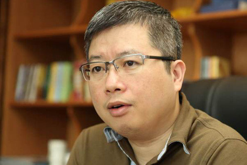 Ông Nguyễn Thanh Lâm (sinh năm 1972) tốt nghiệp khoa Pháp, Đại học Ngoại ngữ thuộc Đại học Quốc Gia Hà Nội. Ông khởi nghiệp với vai trò một biên tập viên tiếng Pháp của VTV vào năm 1993.