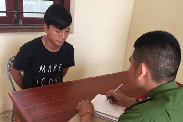 Suốt nhiều tháng trời, các trinh sát lần theo những dấu vết dù là nhỏ nhất để tìm Lực. Tuy nhiên, hễ các anh đến nơi thì Lực đã di chuyển tới chỗ khác. Bản đồ hành trình của hắn trải dài từ miền Nam ra miền Trung, rồi ngược lên các tỉnh miền núi phía Bắc. Mỗi một địa điểm, Lực chỉ ở lại "dăm bữa, nửa tháng" nên rất khó "bám đuổi". Sau này, khi bị bắt, Lực khai, có thời gian gã hành nghề đánh cá, đi theo tàu lênh đênh trên biển cả tháng trời. 