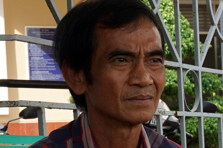 Được biết, sau khi trở về chưa được bao lâu, ông Nén lại bỏ nhà đi đâu không rõ; gia đình mất liên lạc. Có lúc gia đình tìm thấy ông đang sống tại huyện Bắc Bình, tỉnh Bình Thuận, cùng một người phụ nữ từng liên quan đến một vụ án ồn ào ở địa phương này. Tuy nhiên ông Nén cương quyết không trở về mà trôi dạt đi nơi khác sinh sống, gia đình lại biệt tin. Lần lượt đứa con út qua đời vì bệnh; cha ruột ở quê Cà Mau ra đi vì tuổi cao sức yếu, gia đình vẫn không thể tìm kiếm được ông Nén để về chịu tang. Và đến chiều 13/9, ông Nén qua đời tại bệnh viện cũng không một người thân bên cạnh.