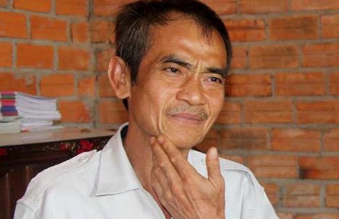 Chiều 17/5/1998, cả gia đình, hàng xóm bàng hoàng khi hay tin ông Nén bị Công an xã bắt vì liên quan đến cái chết của một người phụ nữ - bà Nguyễn Thị Bông, xảy ra gần một tháng trước đó. Ông Nén bị cáo buộc tội giết bà Bông, cướp tài sản là một nhẫn vàng.