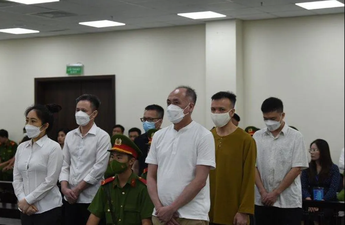 Xu vu “chay an” 3,7 trieu USD: Cuu GD BV Thu Duc vang mat