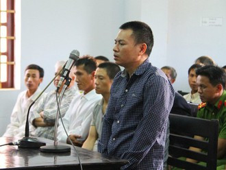 Ngoài ra, nhiều người dân sống tại khu vực nhà ông Hiến cũng ký đơn gửi Chủ tịch nước và các cơ quan Trung ương xin miễn tội chết cho ông Hiến. (Ảnh: Người lao động)