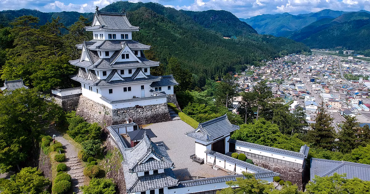 Do đó, tòa lâu đài mà công chúng nhìn thấy ngày nay là công trình được xây dựng lại vào năm 1933.