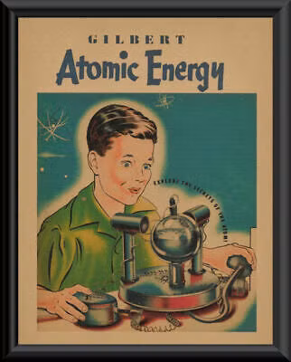 Thêm nữa, bên trong hộp có các mảnh thiết bị để trẻ em lắp ráp để sử dụng máy dò hạt Wilson. Nhờ chiếc máy này, trẻ em sẽ thấy đường đi của hạt Alpha. Ngoài ra, người dùng có thể dùng thước đo và kim chỉ để quan sát sự ion hóa phóng xạ từ các hạt: Alpha, Beta, Gamma hoặc một trong 4 viên uranium có trong hộp đồ chơi.