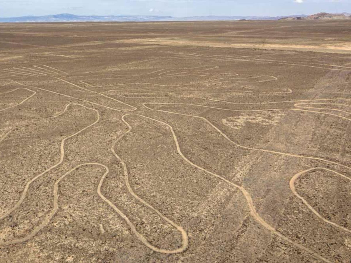 Đặc biệt, một giả thuyết cho rằng, geoglyph bí ẩn trên sa mạc Nazca do người ngoài hành tinh tạo ra.
