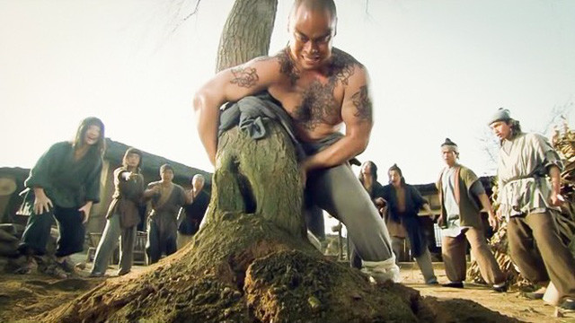 Bực tức với yêu cầu ngày càng vô lý và quá quắt của Lỗ Đề hạt, Trịnh Đồ tức giận nói lời khó nghe và vung dao phản kháng.