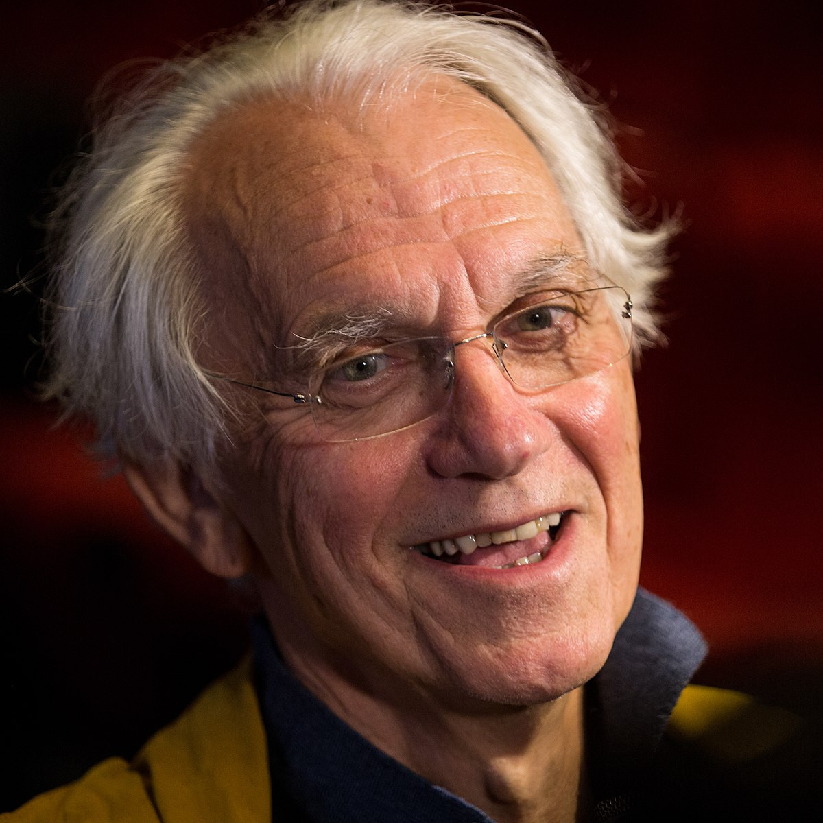 Hai cha con ông Mourou thường xuyên trò chuyện những thứ liên quan đến lĩnh vực vật lý như điện, dòng điện, ampe, hiệu điện thế.. Cha của Mourou tận tình giải thích cho con trai về những điều mà ông biết. Chính vì vậy, ông Mourou càng ngày càng yêu thích vật lý.