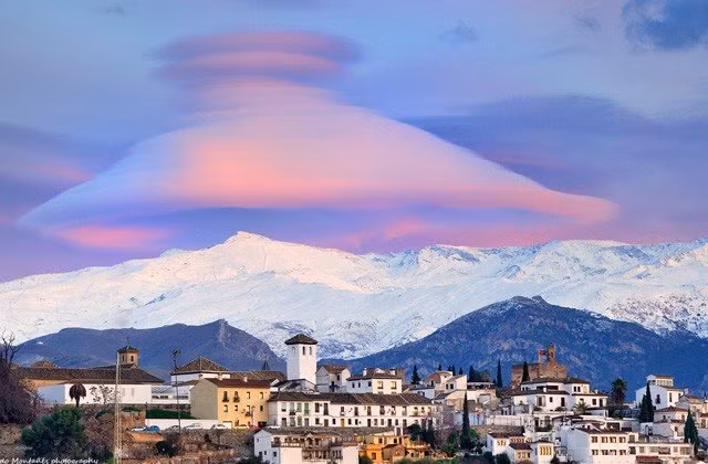 Những con gió di chuyển nhanh từ Thái Bình Dương va vào sườn núi dốc có thể khiến máy bay chao đảo dẫn đến sự cố rơi xuống đất. Khi ấy, phi công và chiếc phi cơ sẽ khó có thể hạ cánh an toàn.