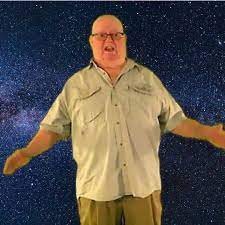 Bí ẩn về Vùng 51 càng gây tò mò hơn khi một người đàn ông có tên Robert Miller tuyên bố từng làm việc tại căn cứ quân sự tuyệt mật trên. Theo lời kể của Robert Miller, ông từng được chính phủ Mỹ tuyển dụng để điều khiển UFO.