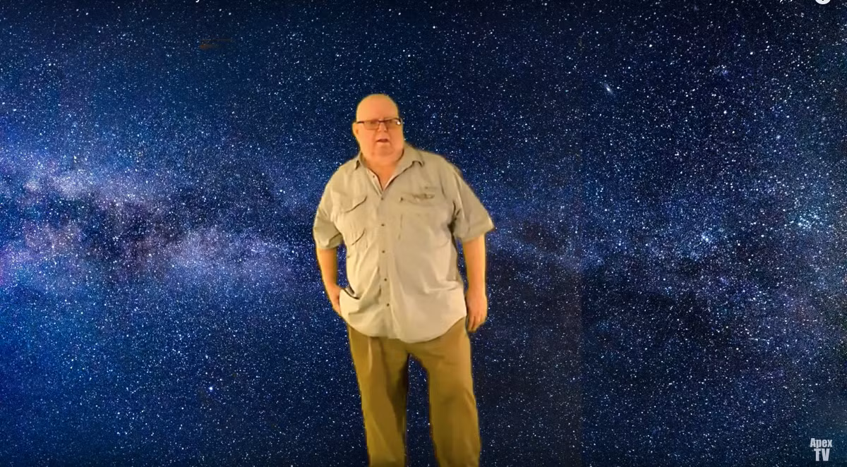 Dù vậy, một bộ phận công chúng tin rằng, Vùng 51 che giấu bí mật về người ngoài hành tinh nên cố gắng tìm kiếm những manh mối để chứng minh.