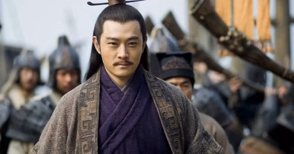 Sinh thời, thừa tướng nhà Thục Hán từng nhận xét: "Tôn Quyền chiếm cứ Giang Đông đã qua 3 đời. Dân giàu nước mạnh, hiền tài vô số".