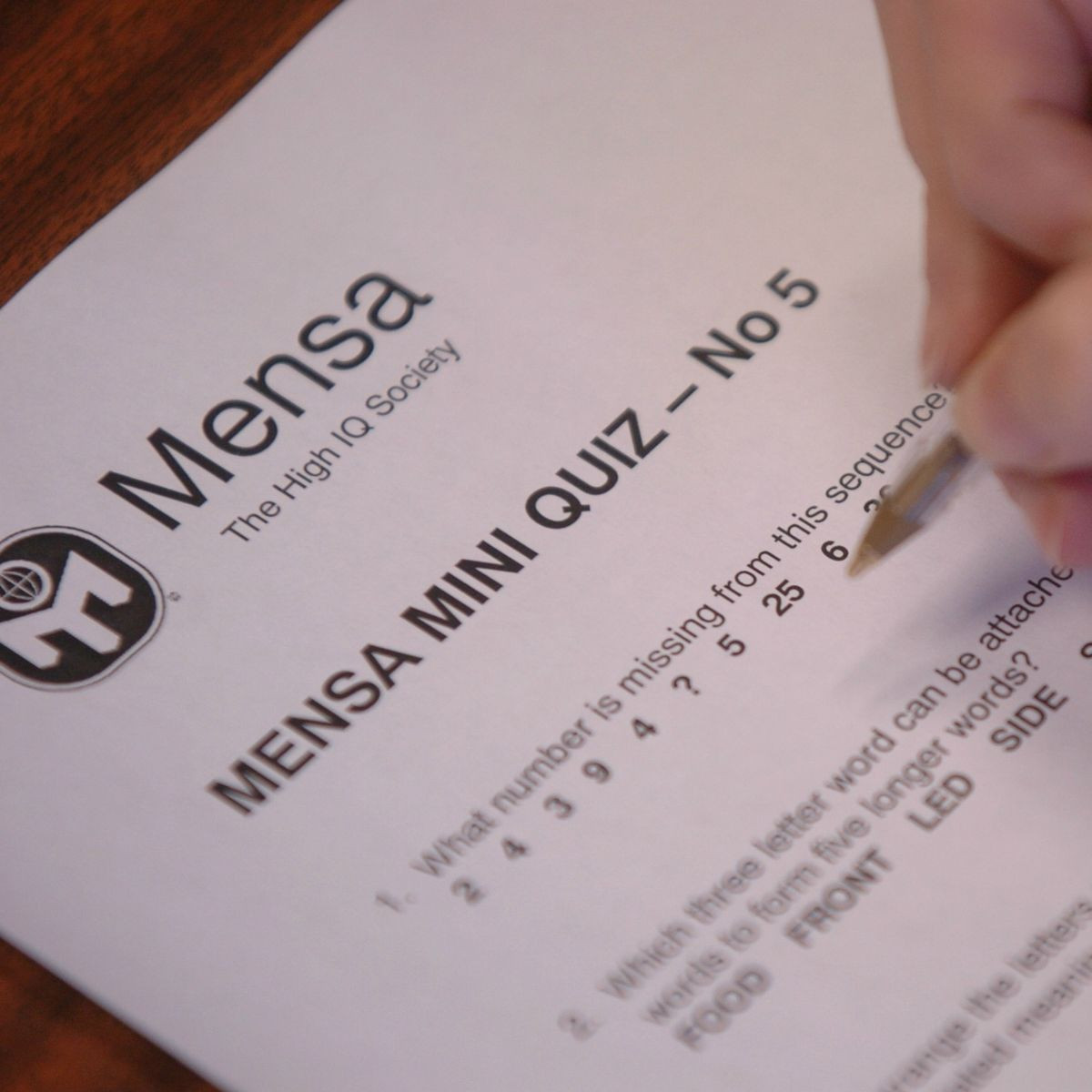 Với IQ 162 - cao hơn Albert Einstein, Yang gia nhập tổ chức của những người thông minh nhất thế giới - Mensa.