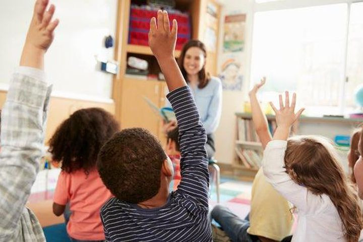 "Em đã thấy rất lạc lõng và mất một thời gian dài để ổn định. Bây giờ, em rất yêu tiếng Anh", cậu bé thần đồng Yang chia sẻ.