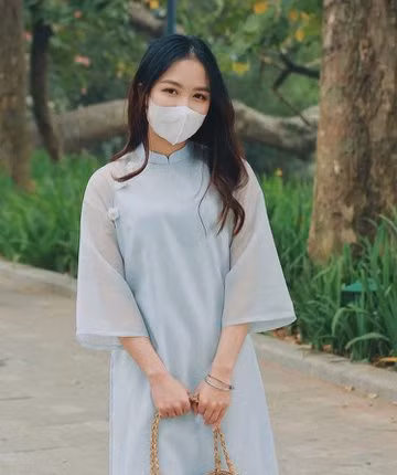 Nguoi tre da quen dien ao dai trong Tet-Hinh-2