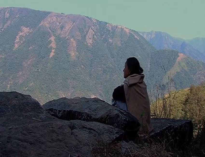 Mọi người dân trong làng Kongthong đều nhớ rõ tên giai điệu của từng người. Do vậy, họ chỉ cần nghe tiếng huýt sáo là biết người được gọi là ai.