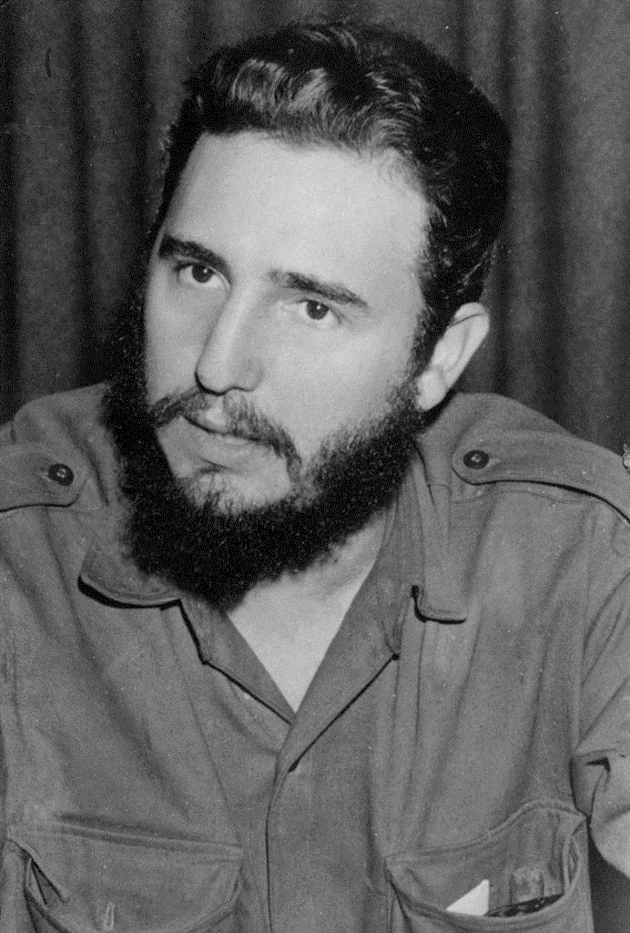 Sau khi lùi vào hậu trường, ông Fidel Castro giữ chức Cố vấn tối cao của Đảng và Nhà nước Cuba và thường xuyên có những đóng góp quan trọng trong các vấn đề liên quan đến tình hình kinh tế - chính trị của đất nước.